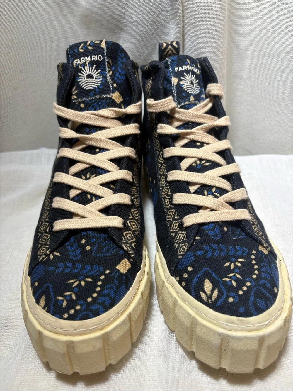 FARM Rio Black Macaw Forest Flatform High Top Platform Statement Sneakers Sz 8.5
